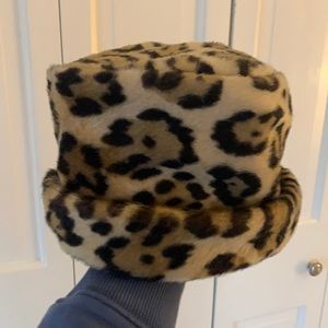 Vintage leopard bucket hat